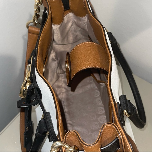 Michael Kors Hamilton Large Tote Bag - Picture 9 of 16